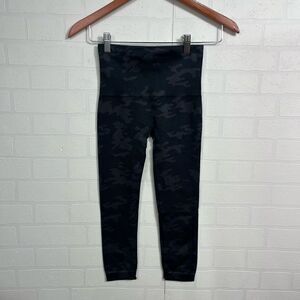 Spanx Womens Leggings size S Cropped Lamn leggings Camp gray NEW